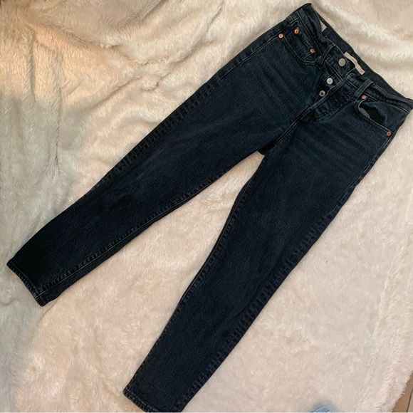 Levi wedgie jeans - Picture 2 of 4